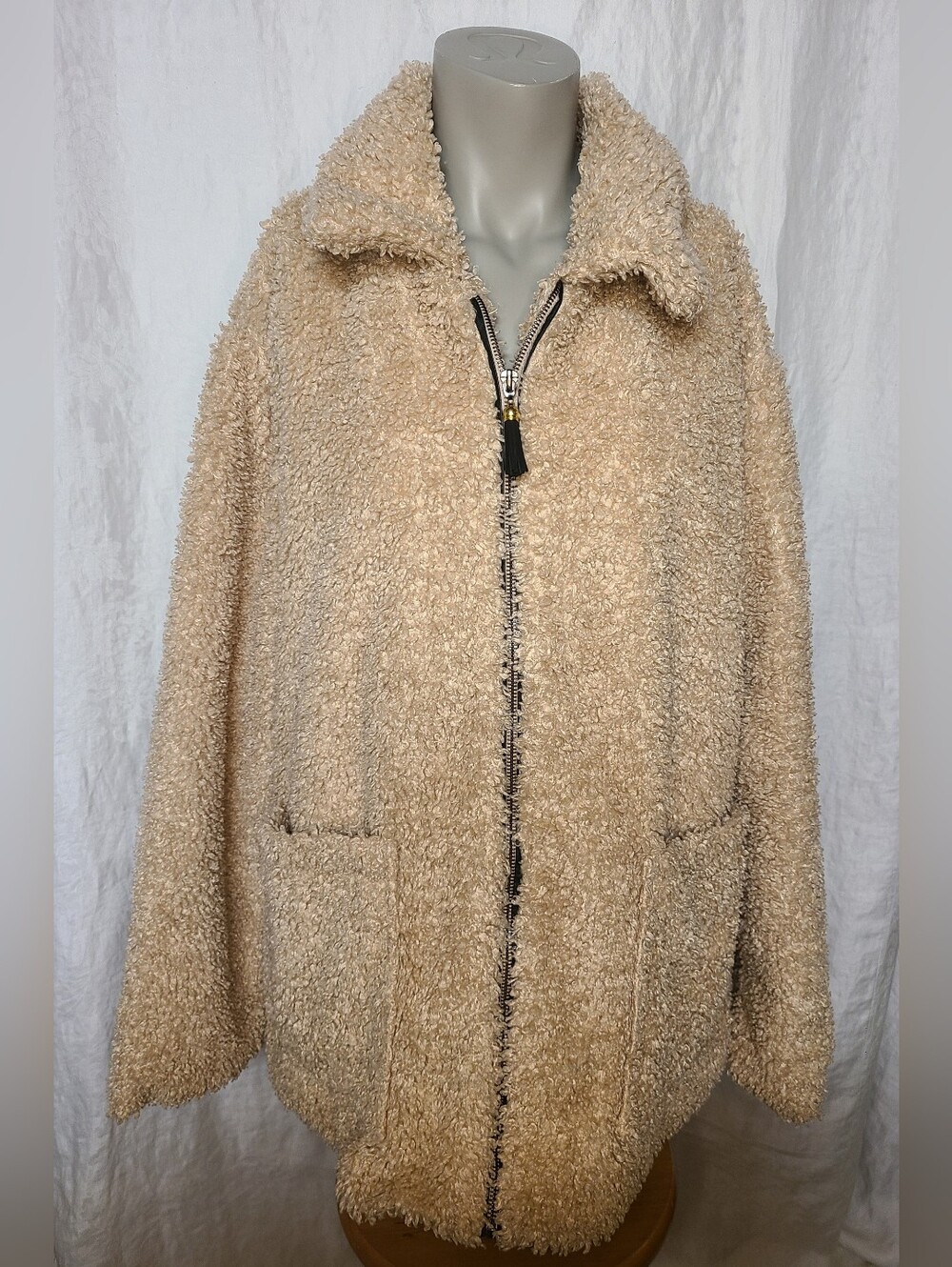 Steve Madden Plush Teddy Zip Jacket in Beige - Picture 2 of 6